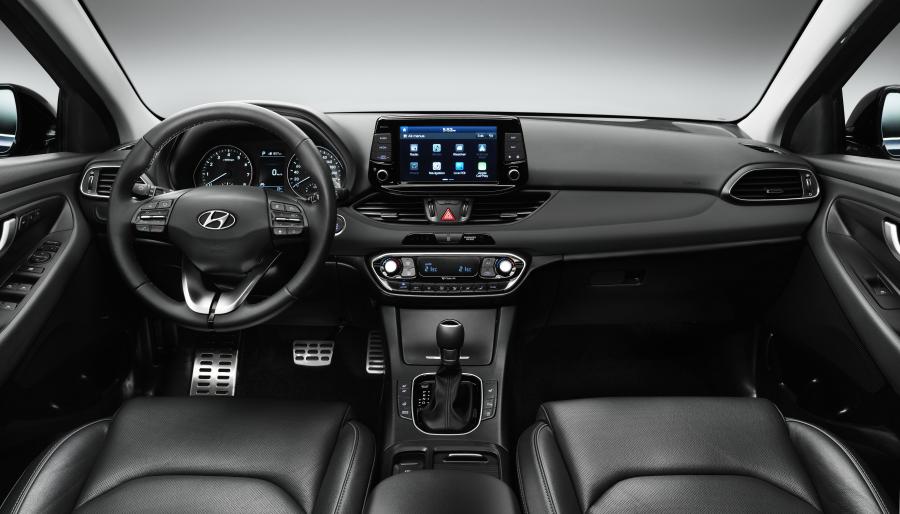 Торпедо Hyundai i30 2017 года  (фото 38 из 43)